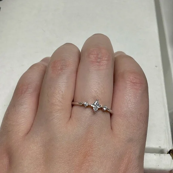 3 Stones Minimalist Promise Ring Marquise Cut - Picture 10 of 10